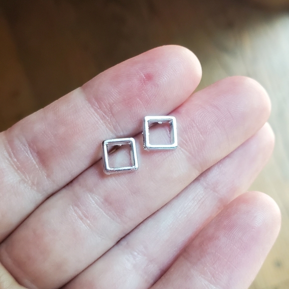 NWOT Tiny Silver Square Stud Earrings - Picture 5 of 10